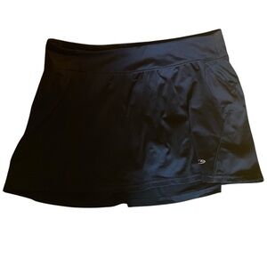 Columbia- Black Athletic Skort
#N068
EUC